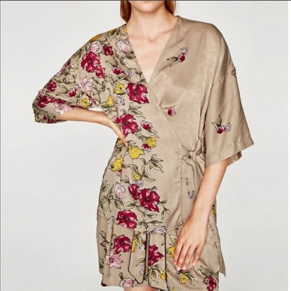Zara Tops - Zara Floral Silky Kimono Wrap Top